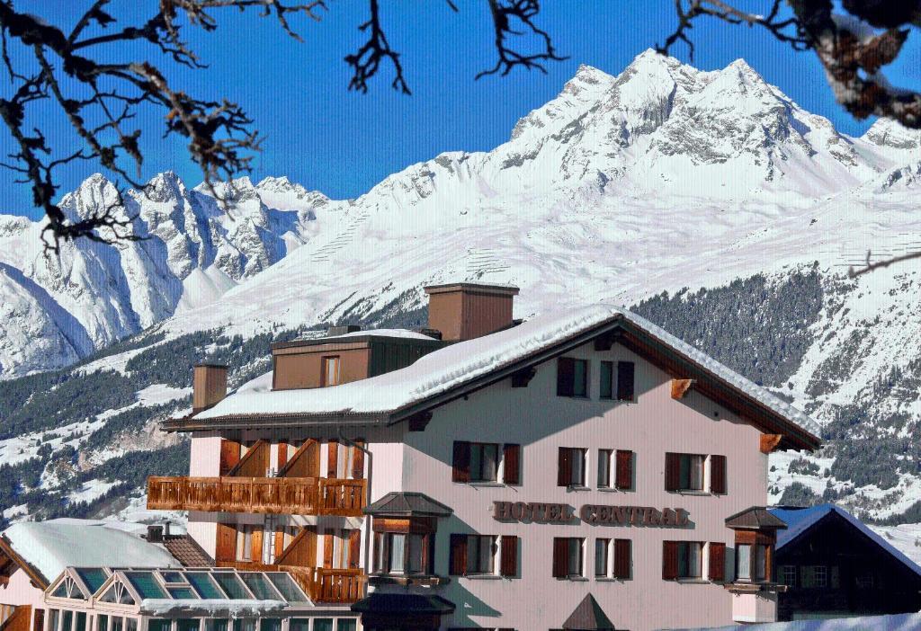 Hotel Central Obersaxen Exterior foto
